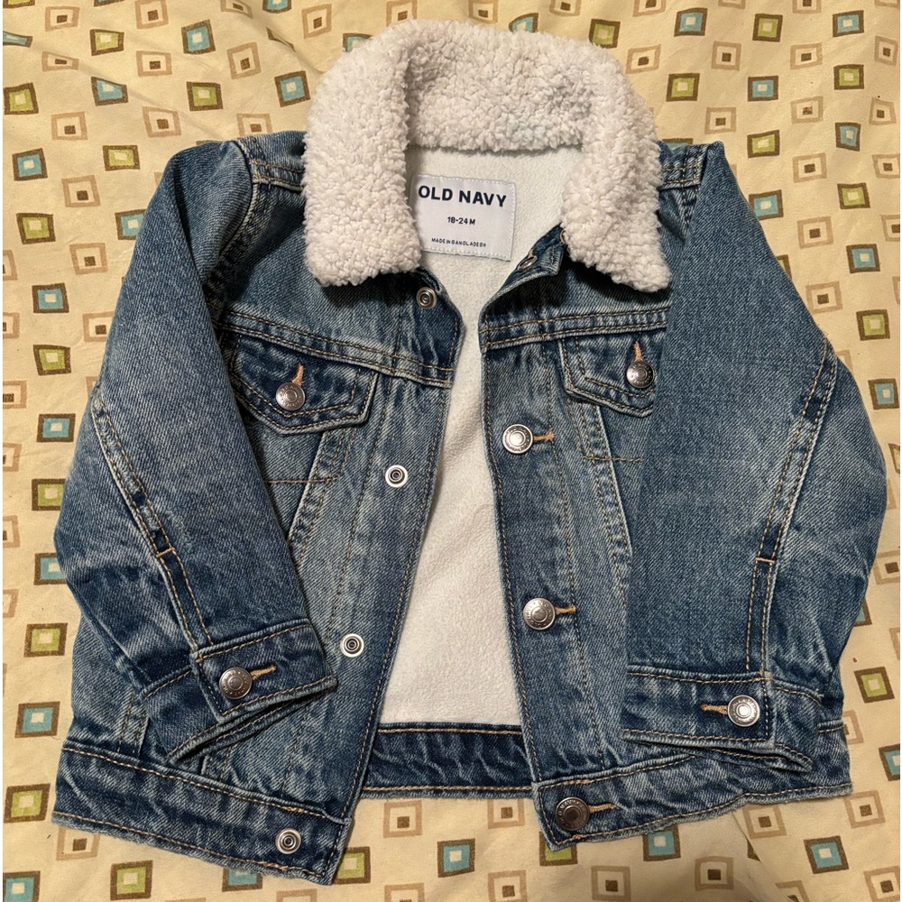 Size 18 months Old Navy denim jacket with Sherpa collar. Like new, worn once.